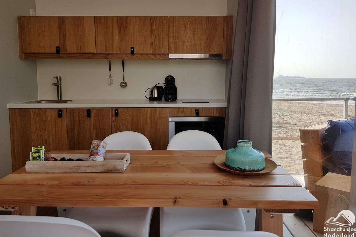 Keuken-strandhuisje-Nieuwvliet-1